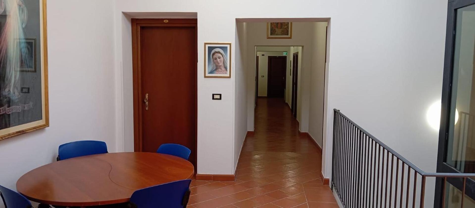 Casa Famiglia Di Nazareth Hotel Loreto Eksteriør billede